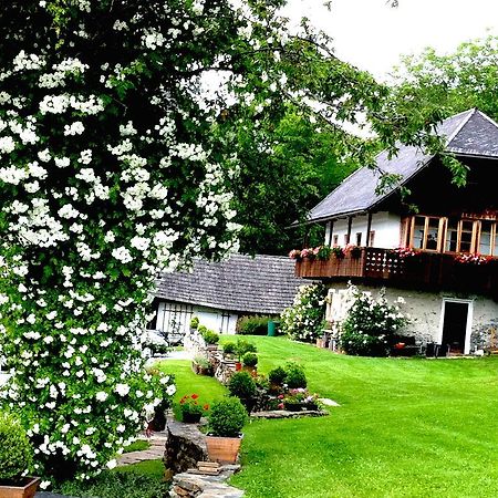 Cottage Am Waldrand Gelegen เฟลด์เคอร์เฮน อิน แครนเทน ภายนอก รูปภาพ